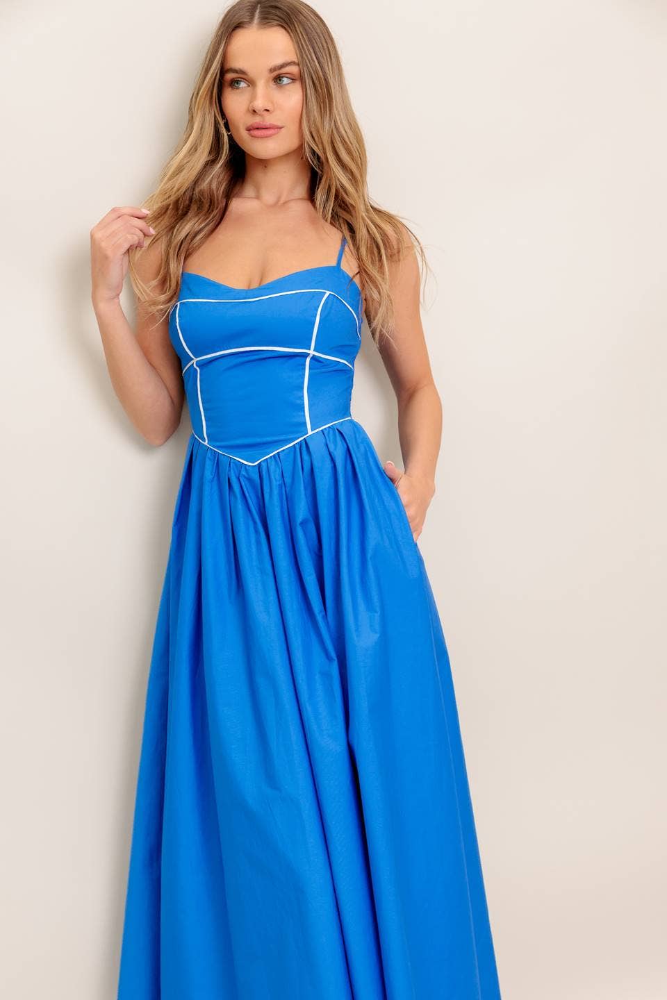 A solid woven midi dress - ID22803